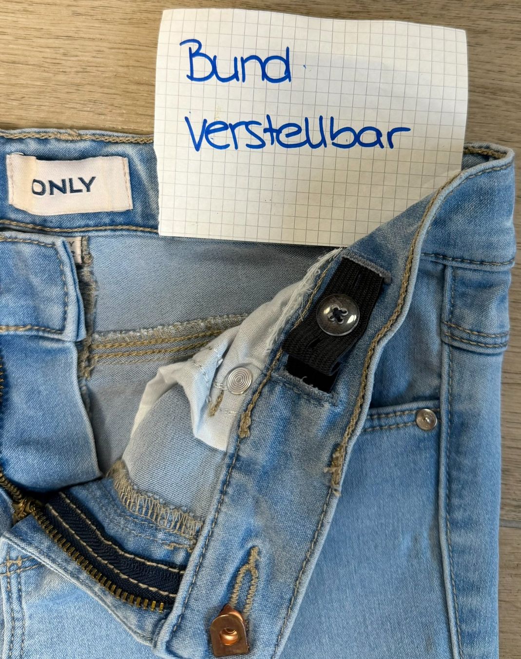 Only Pantaloni: ONLY Jeans Gr. 152, hellblau, verstellbarer Bund – Usato da Zuzwil SG venduto da Zaubertipps 1