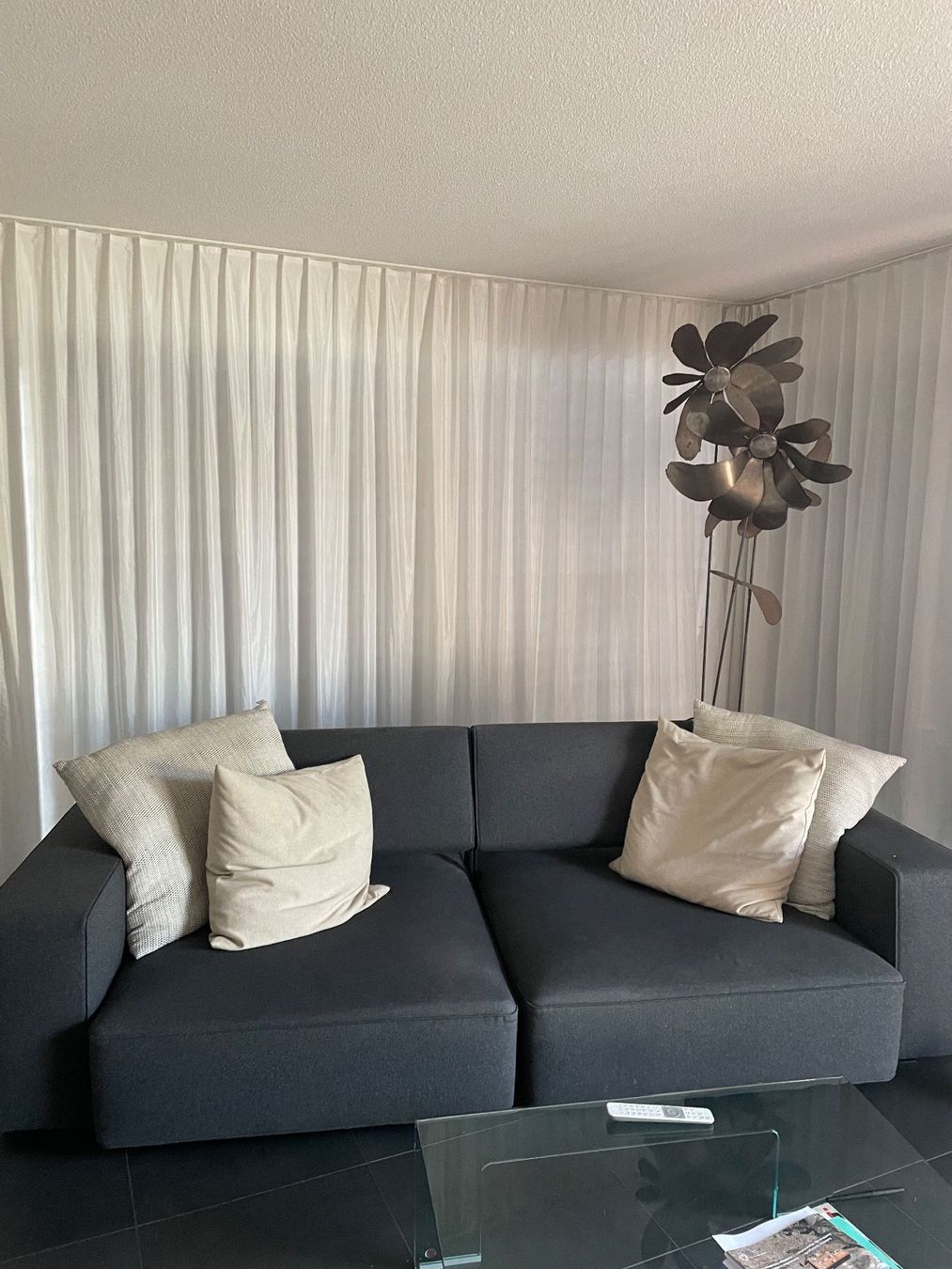 B&B Italia Sofas: Polstergruppe mit Sitzwürfel – D'occasion à Bargen BE par mak_9jzx