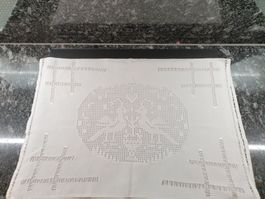 Antikes Übertuch aus Leinen mit Spitze handgefertigt 43x62cm