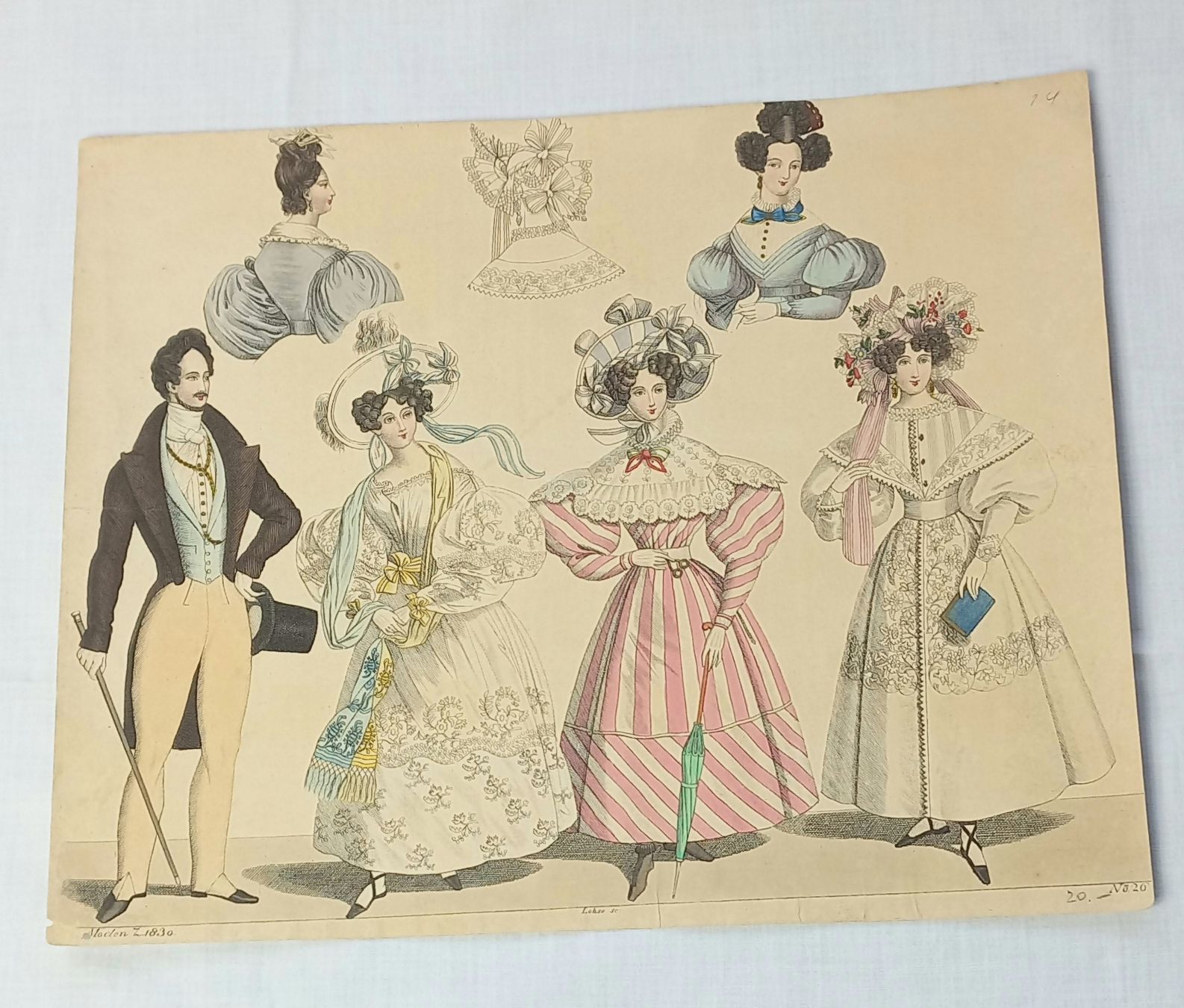 Grafica & Litografie: Antike Lithographie Mode Illustration Paris 1830 No.1 – Usato da Buchs AG venduto da Dzirul