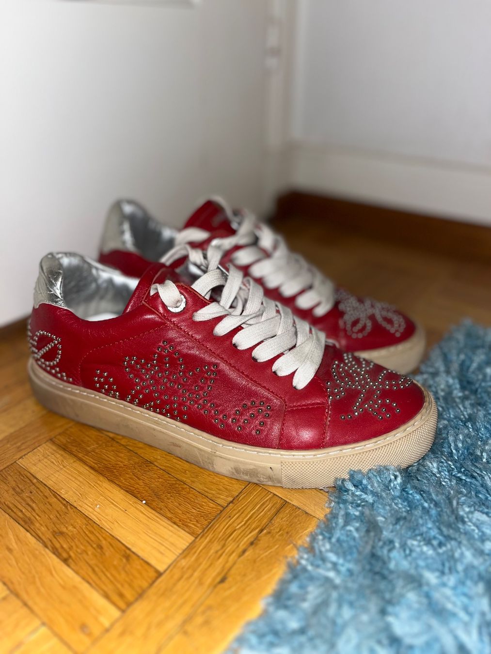 Zadig & Voltaire Scarpe da uomo: Baskets Zadig & Voltaire ,Cuir, Rouge Pointées – Usato da L'Orient venduto da var_ly9m 1