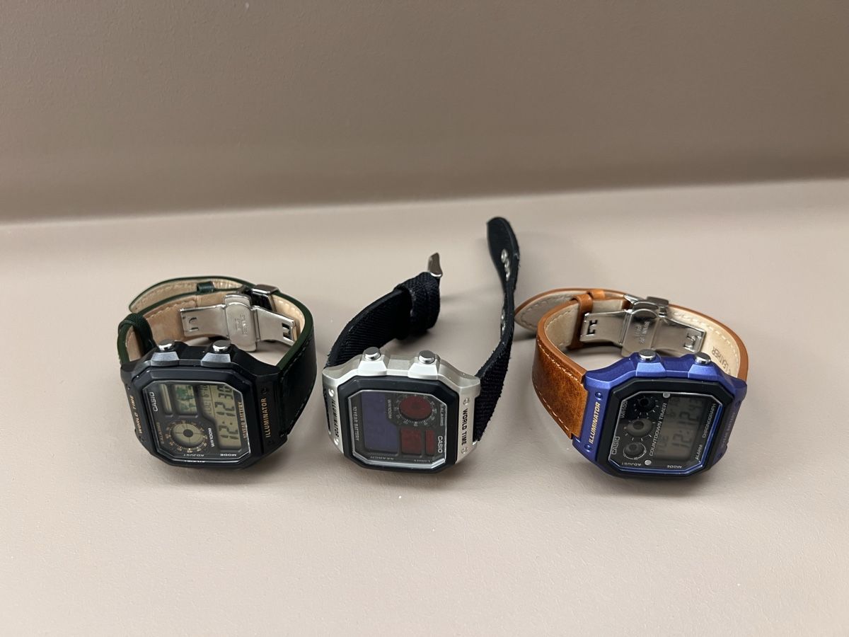 Casio Uhren: 3 x Casio AD-1200 World Time – Gebraucht aus Riehen von salc 1