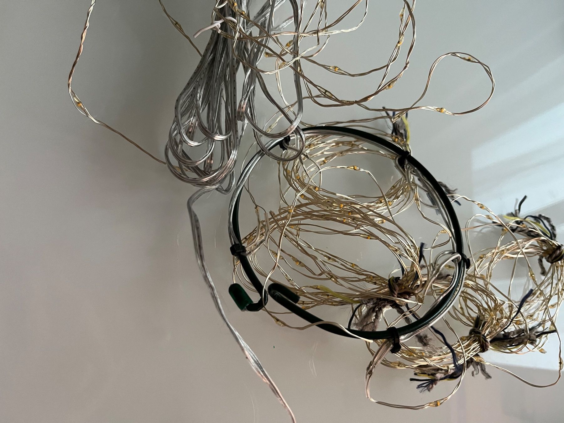 Ghirlande e barre luminose: LED Weihnachtsbeleuchtung, Baummantel mit Ring – Nuovo (secondo la descrizione) da Kloten venduto da SANTALA23 4