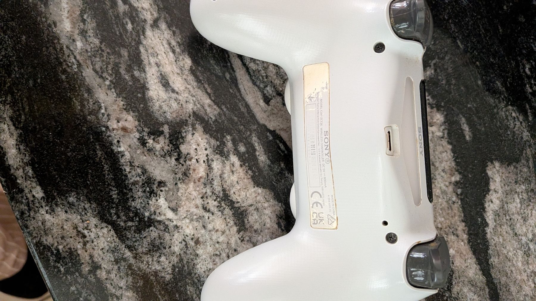 Sony Console: PS4 Controller  – Usato da Wattenwil venduto da karinschaw 3