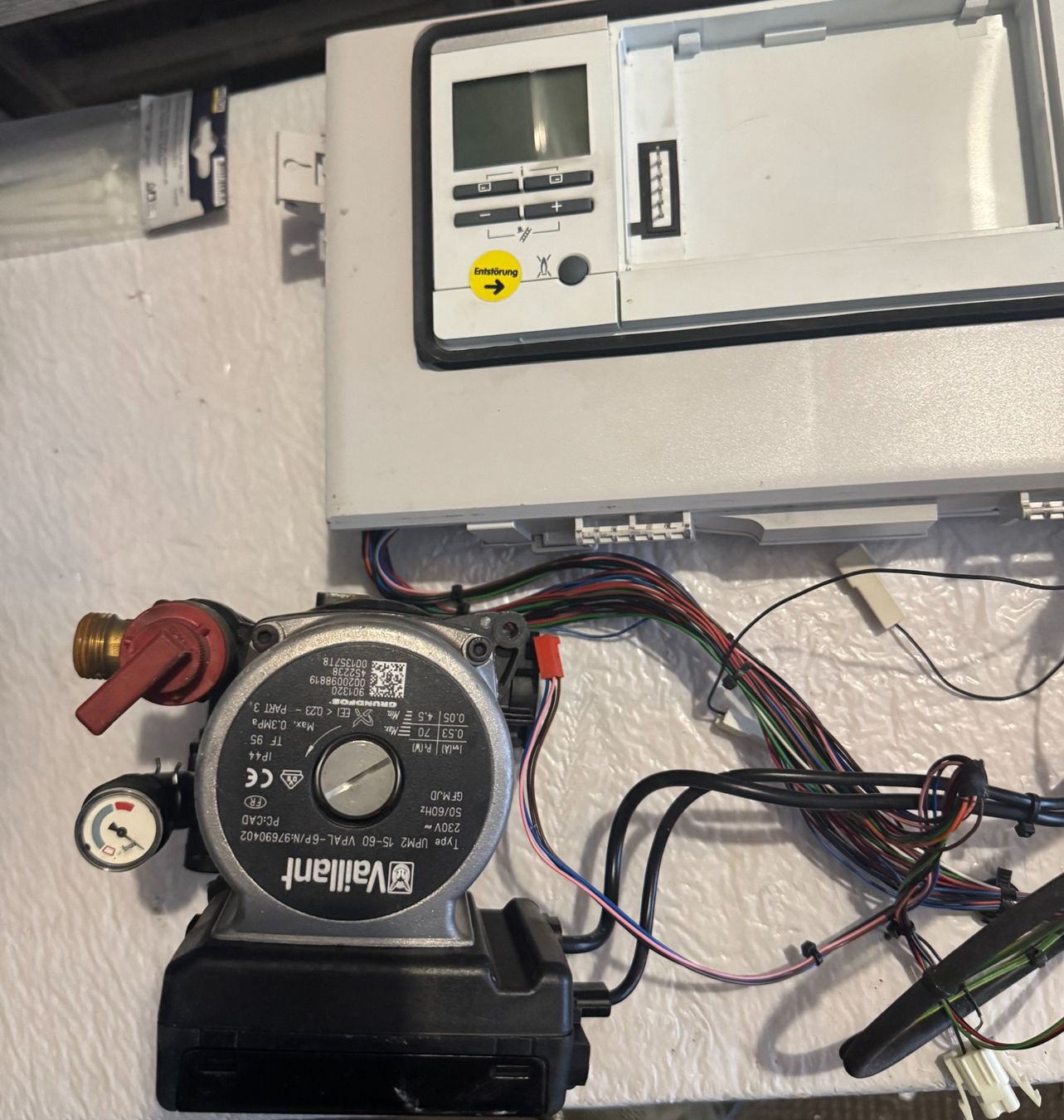 Radiatori: Steuerung Vaillant mit pumpe – Usato da Basel venduto da peterfalk 1