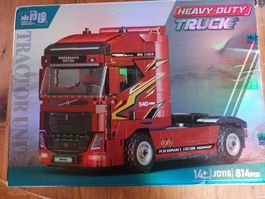 Volvo Sattelzugmaschine (MOC/Klemmbausteine)