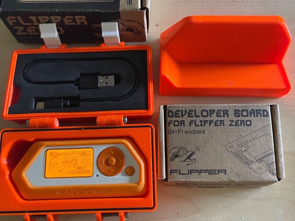 Flipper Zero + wifi board + box + orange cache Kaufen auf Ricardo