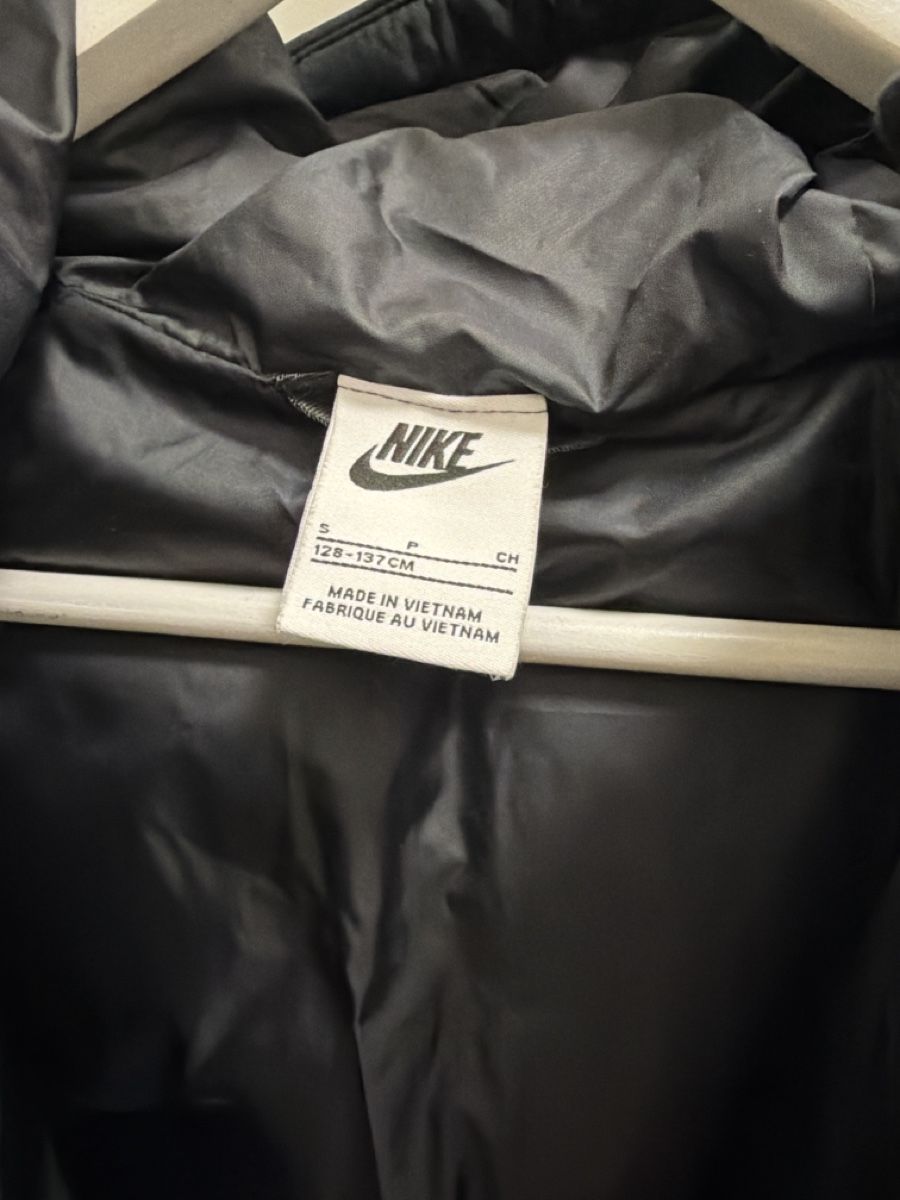 Giacche: Nike winterjacke Kinder  – Usato da Muttenz venduto da Suelaaa 1