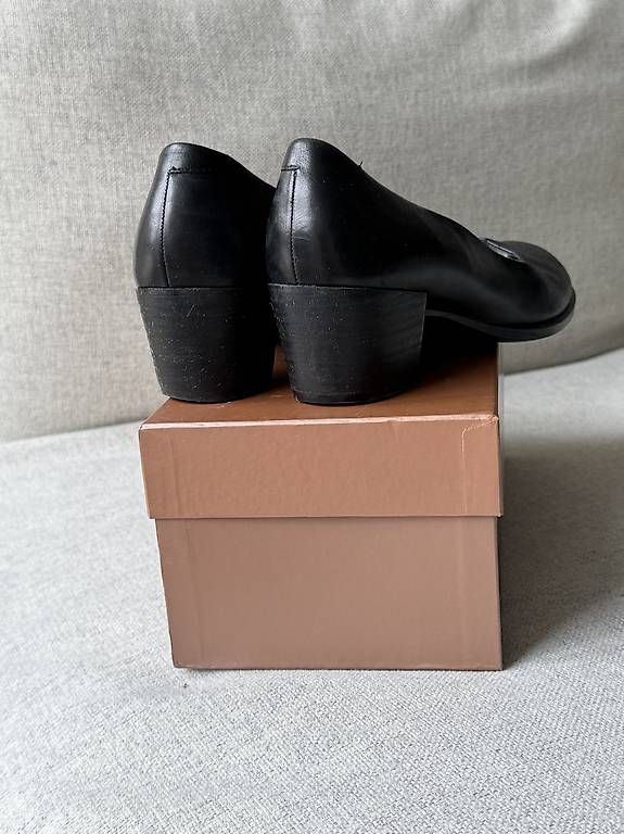 Scarpe da donna: Ecco Schwarze Leder Pumps  – Usato da Zürich venduto da YanaZam 3
