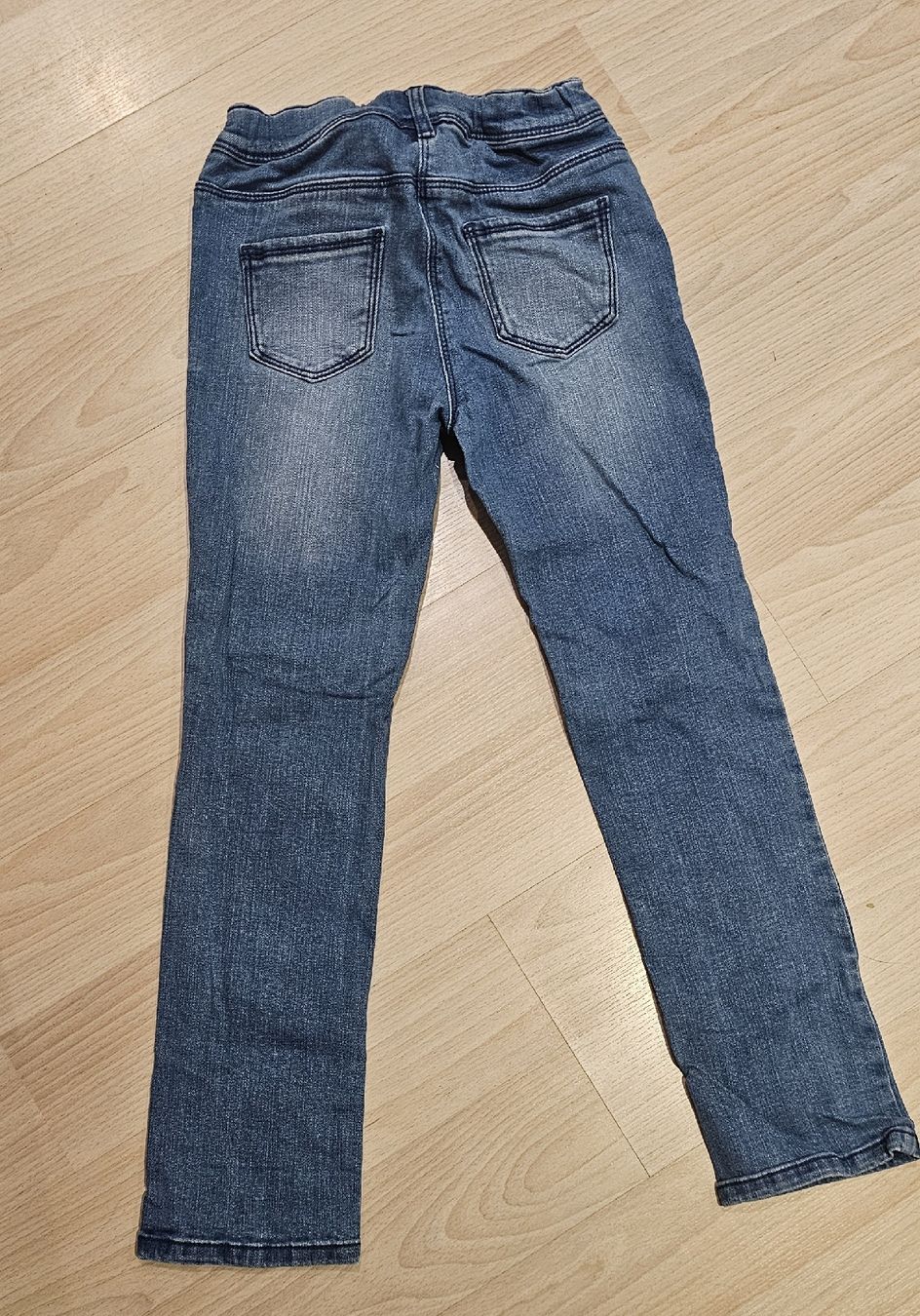 Pantaloni: Lässige Kinder-Jeans – Usato da Fehraltorf venduto da Sumin 1