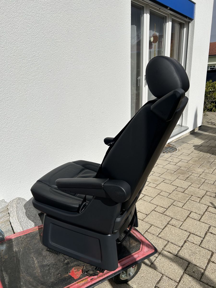 VW Autres accessoires p. véhicule: VW T5, T6, T6.1 Sitz Einzelsitz – D'occasion à Salvenach par Ricardo3280 2