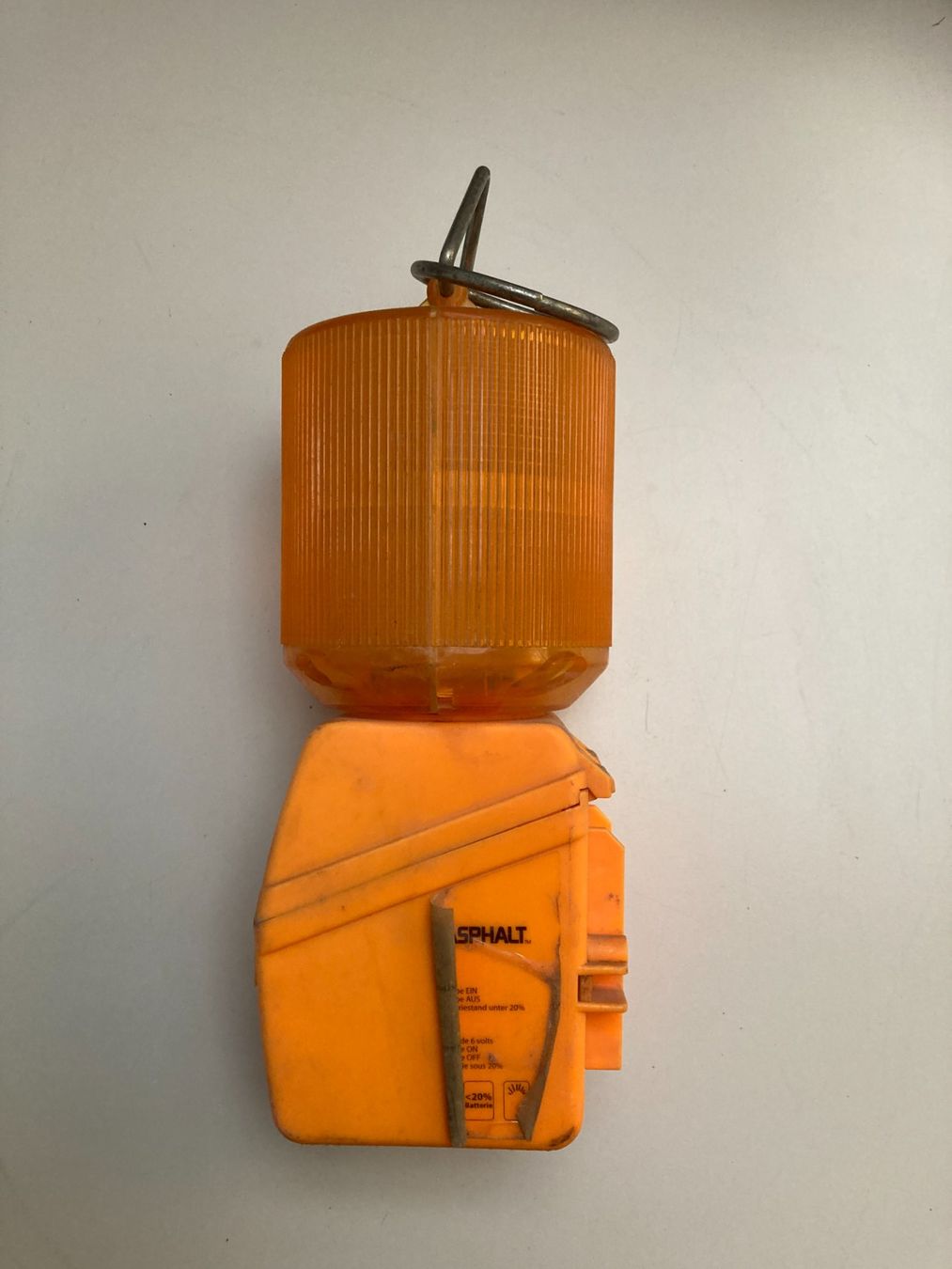 Lampen: Warnleuchte Baustellenlampe ASPHALT orange Batterie – Gebraucht aus Cham von WB2223