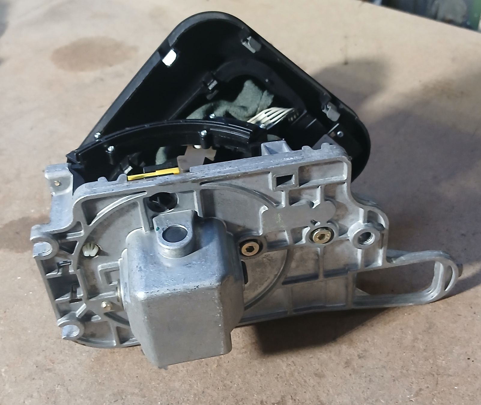 BMW Toutes les pièces auto: Levier de vitesse BMW E39 540  – D'occasion à la heutte par Auto-stock 2
