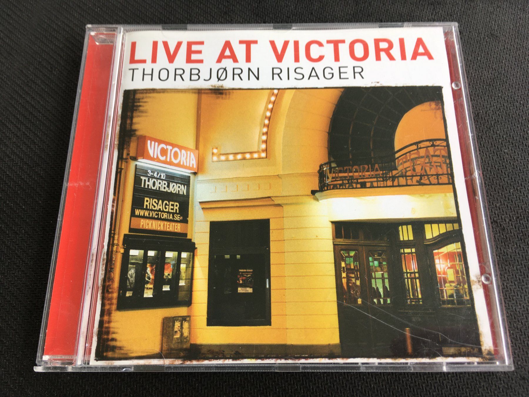 CD: Live at Victoria - Thorbjørn Risager  -CD- – Usato da St.Gallen venduto da MedienJoe