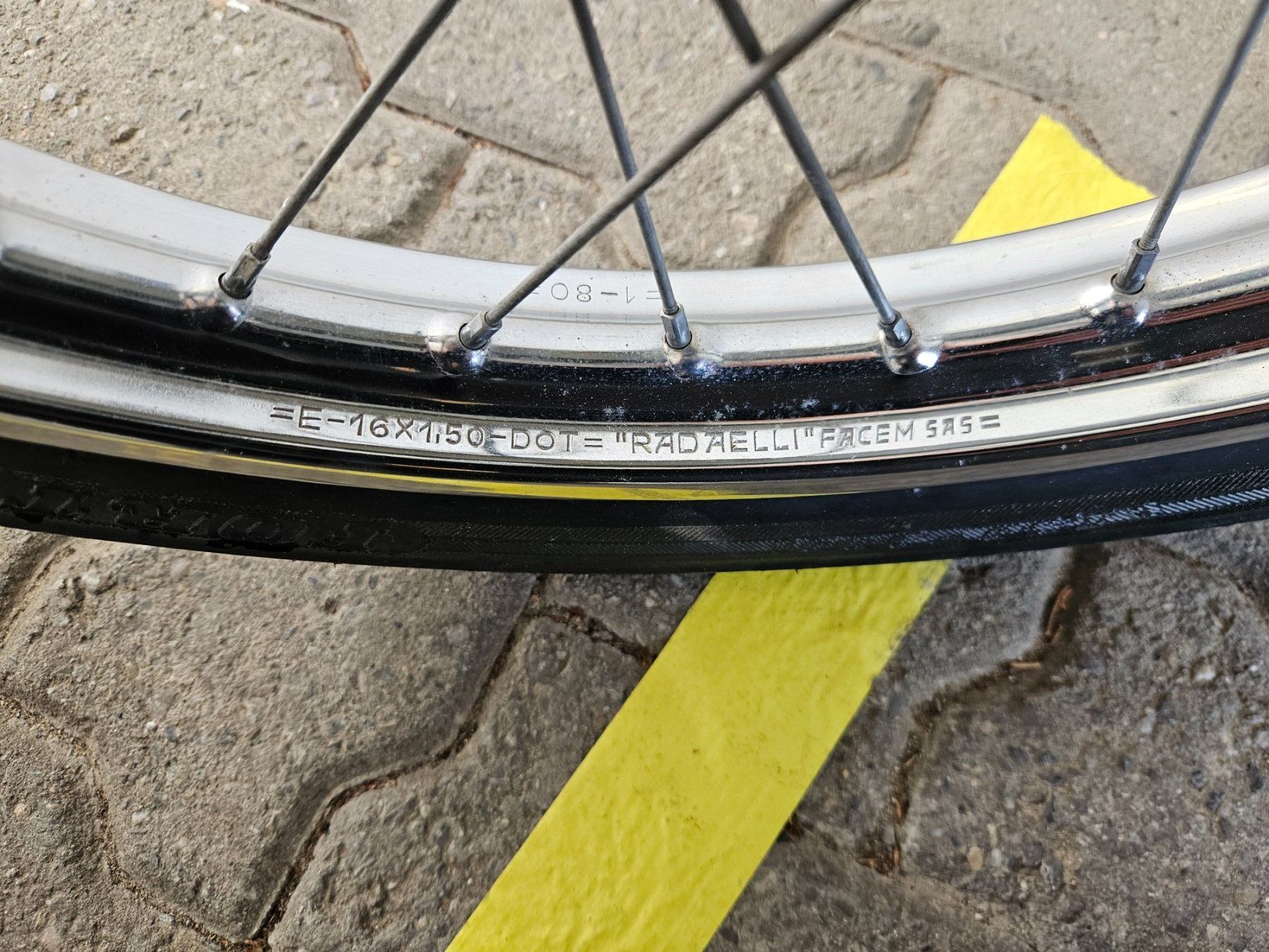 Piaggio Pneumatici & Ruote complete: Radset 16 Zoll Speichenräder – Usato da Langenthal venduto da Bifuan 2