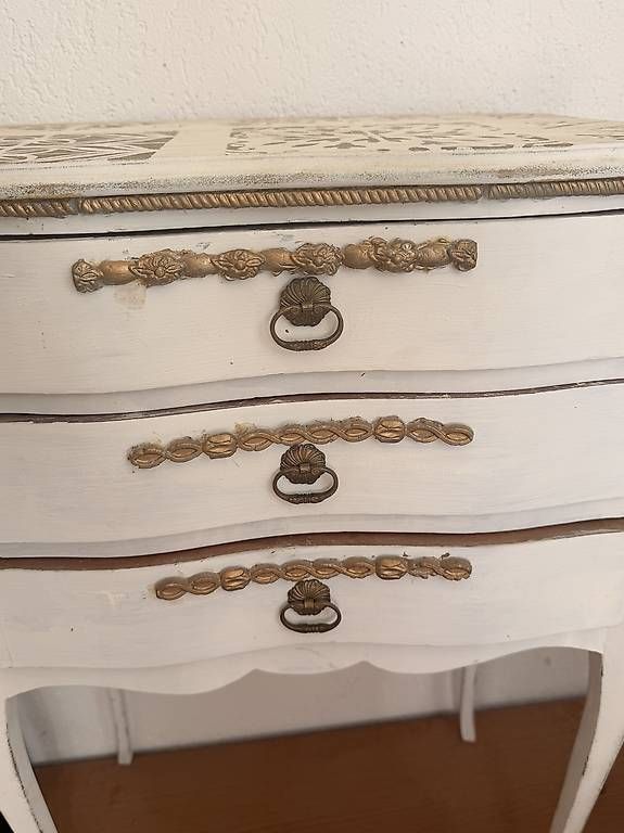 Tavoli: Beistelltischli Shabbychic  – Usato da Opfertshofen SH venduto da pat_zk67 2