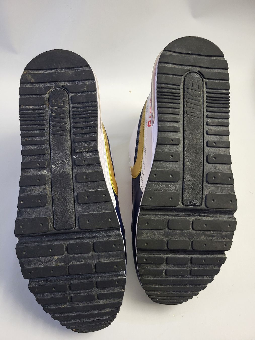 Nike Herrenschuhe: Nike Air Max Grösse 44.5 – Gebraucht aus Goldach von Fuchour 6