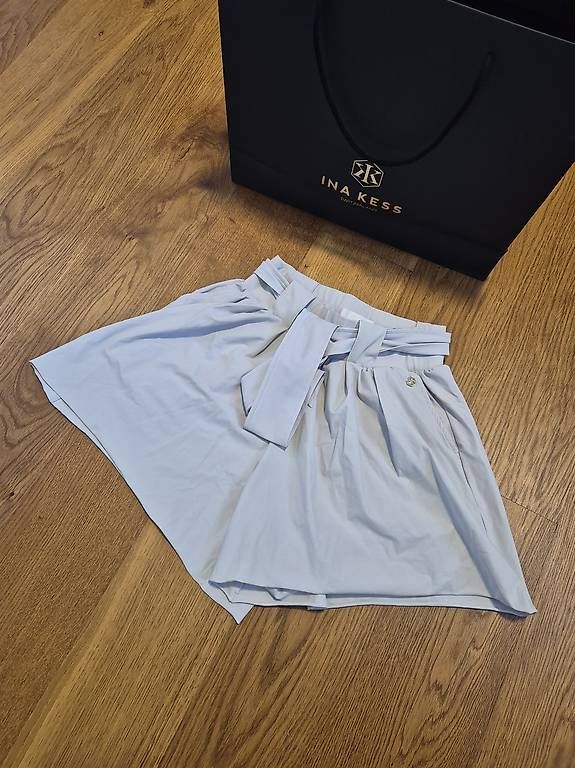 Ina Kess Pantaloni: Ina Kess Shorts, vorgänger Libre Shorts – Usato da Feusisberg venduto da cts_55rn 1