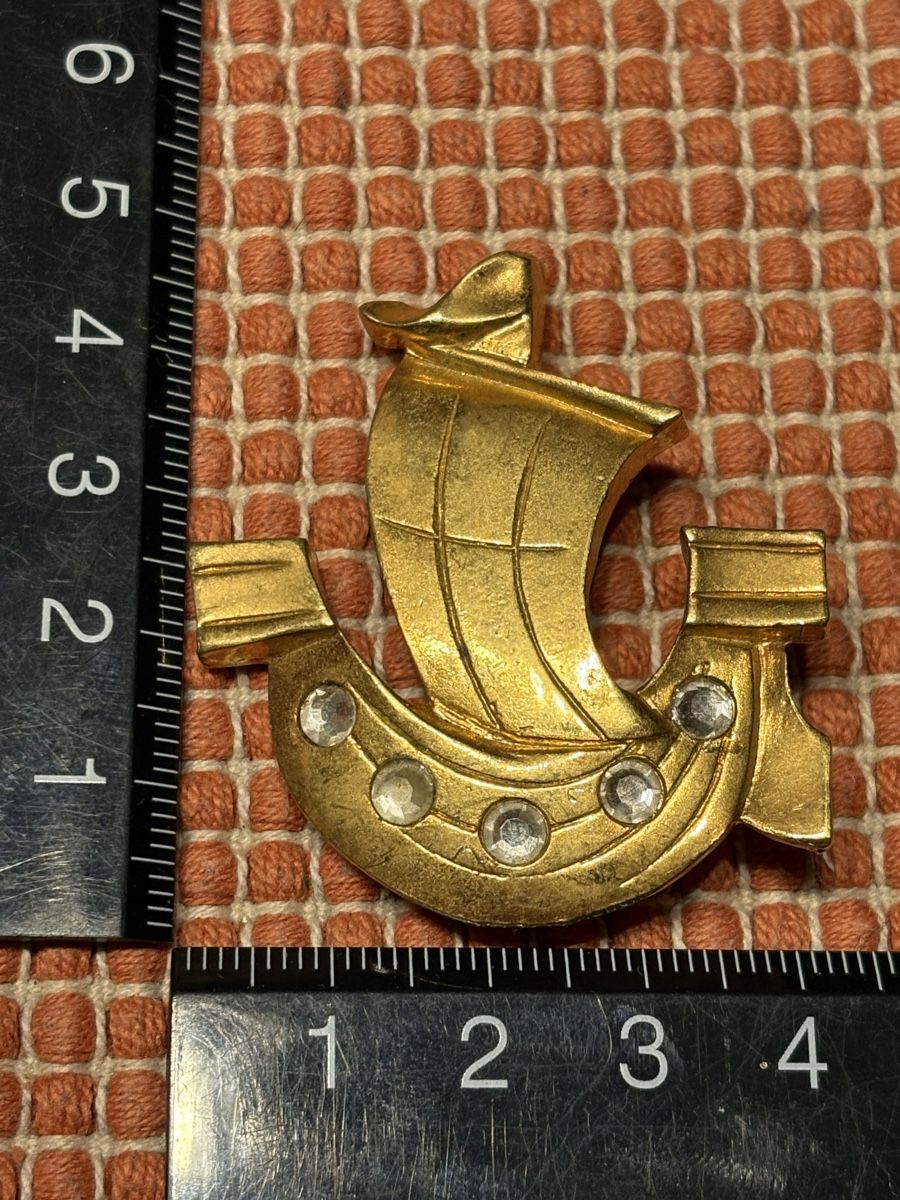 Broschen & Nadeln: Brosche Segelschiff mit Strass – Gebraucht aus Rümlang von BoutiqueMonique16