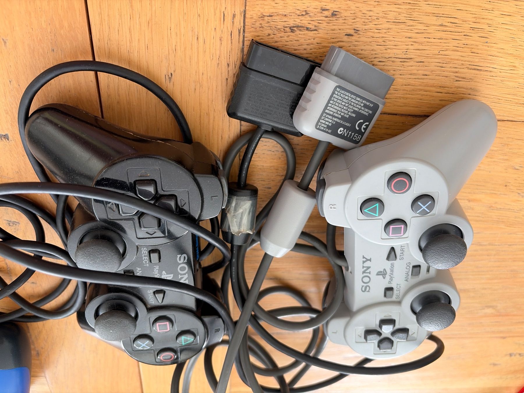 Manettes: PlayStation 2 Buzzer – D'occasion à Echallens par JAR69 2