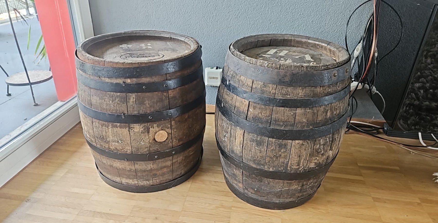 Altro: 2 alte Holzfässer – Usato da Luzern venduto da schuhparadies159 1