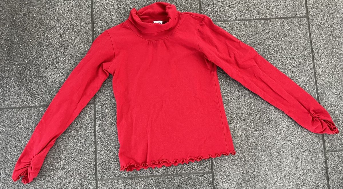 Maglioni & Felpe: Süsser Rollkragenpullover Gr. 128 – Usato da Hünenberg See venduto da spartakus02