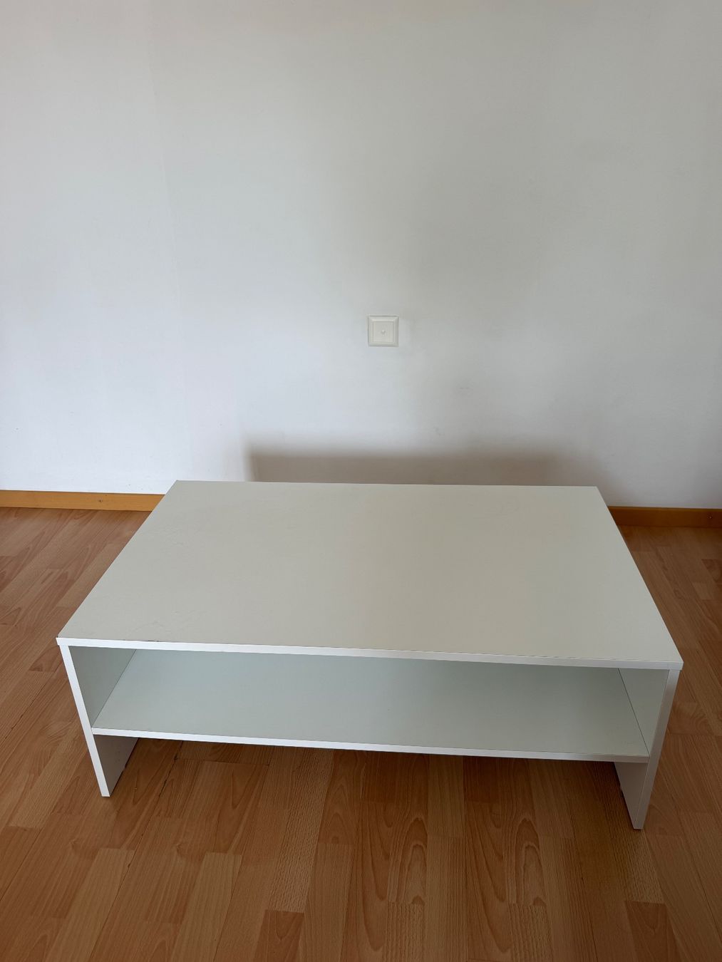 Set di tavolo e panche: Bartisch aus Holz mit 2 Barhockern + GRATIS Couchtisch – Usato da Basel venduto da mpa_yf6x 4