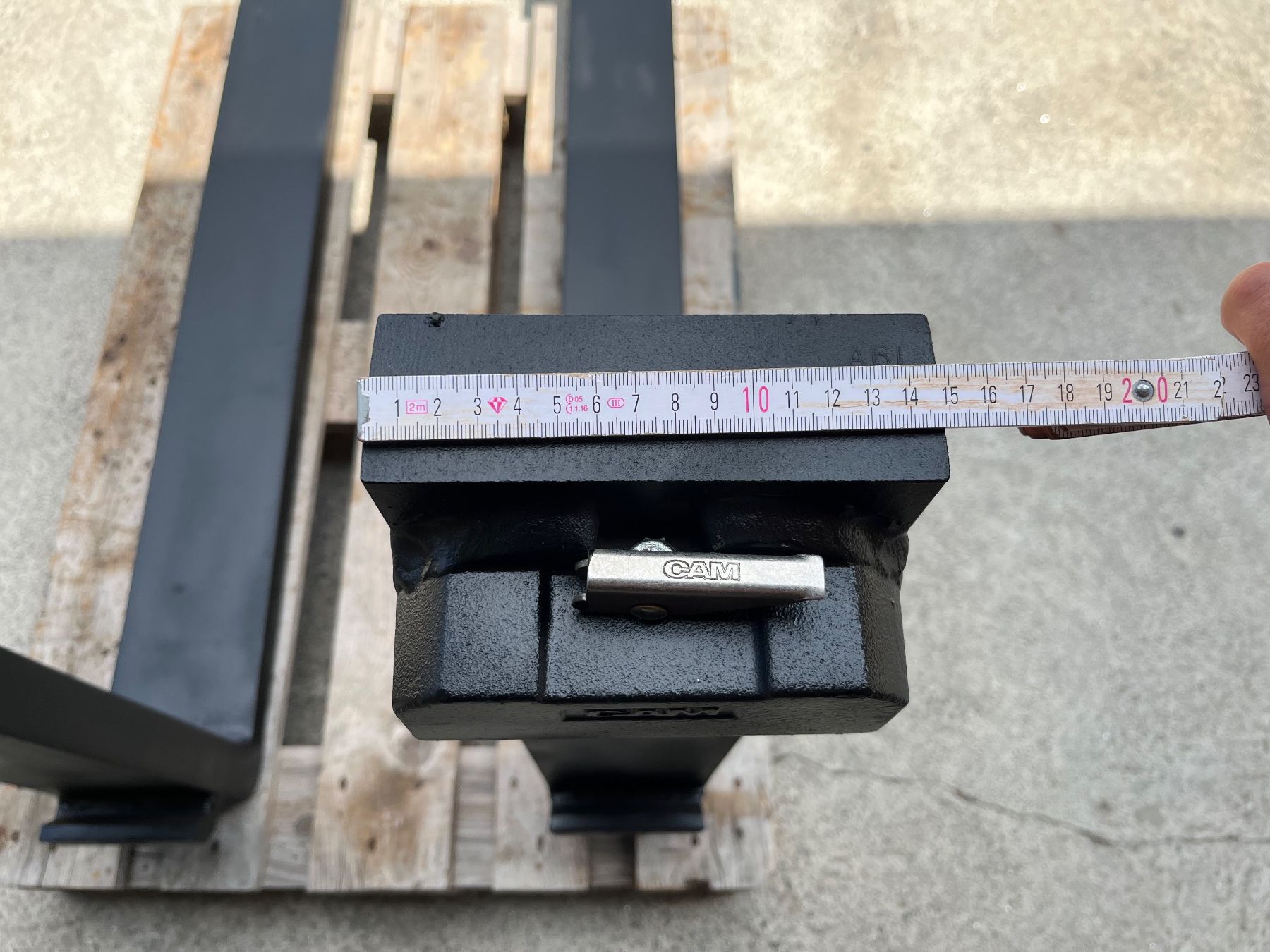 Carrelli elevatori e a forche: Fourche à palettes FEM4 2,2m – Usato da Bioley-Magnoux venduto da Salvo25 5