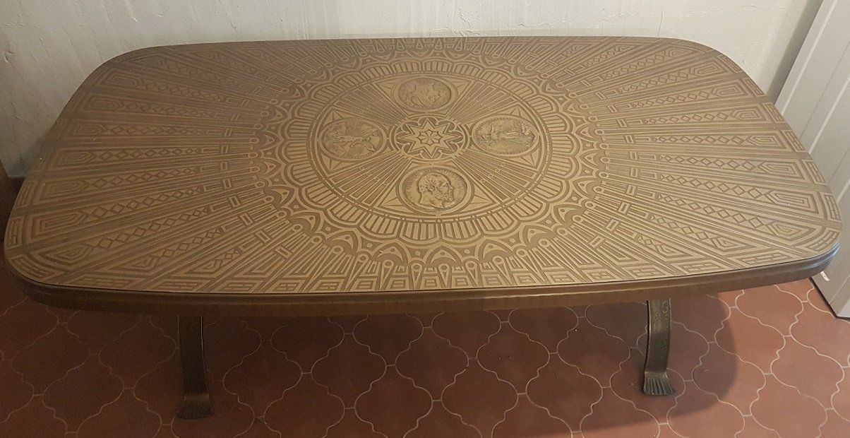 Tables: Robuster, bronzefarbener, rechteckiger Couchtisch – D'occasion à Kilchberg ZH par Blade04