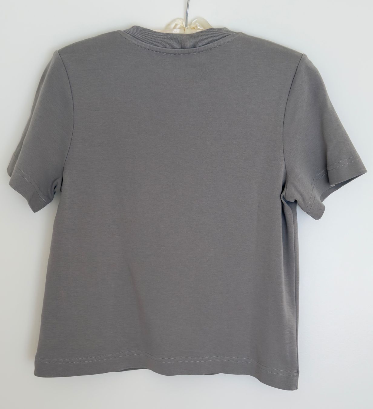 Cos T-shirt: COS T-SHIRT – Usato da Zürich venduto da JessGar 1