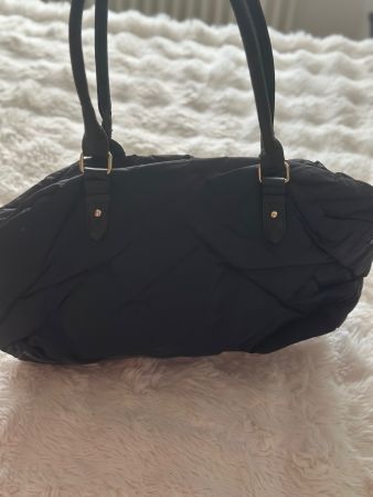 Schwarze Stepptasche - Ideal für den Winter! Neuwertig