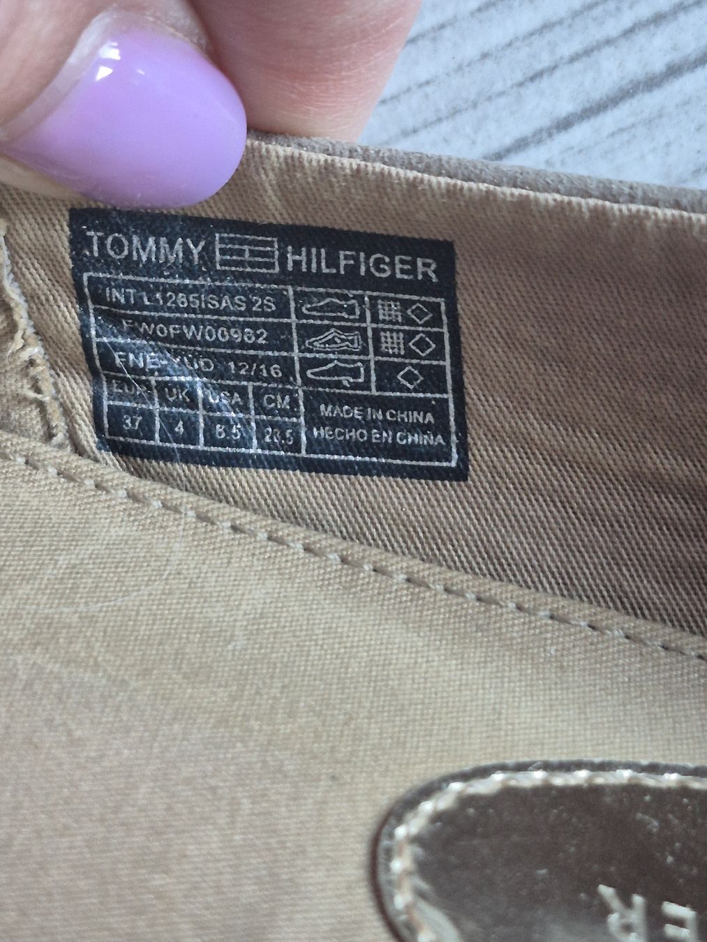 Tommy Hilfiger Scarpe da donna: Espadrilles Tommy Hilfiger, taille 37 bin état général – Usato da St-Pierre-Clages venduto da _RV 3