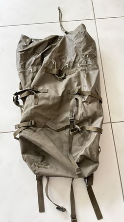 Militär Rucksack olivgrün gebraucht mit Schnallen