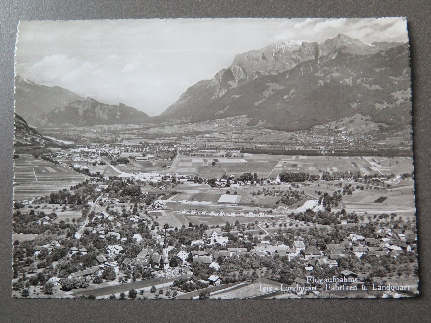 Cartoline postali: IGIS-LANDQUART - FLUGAUFNAHME – Usato da Wittenbach venduto da lipasal