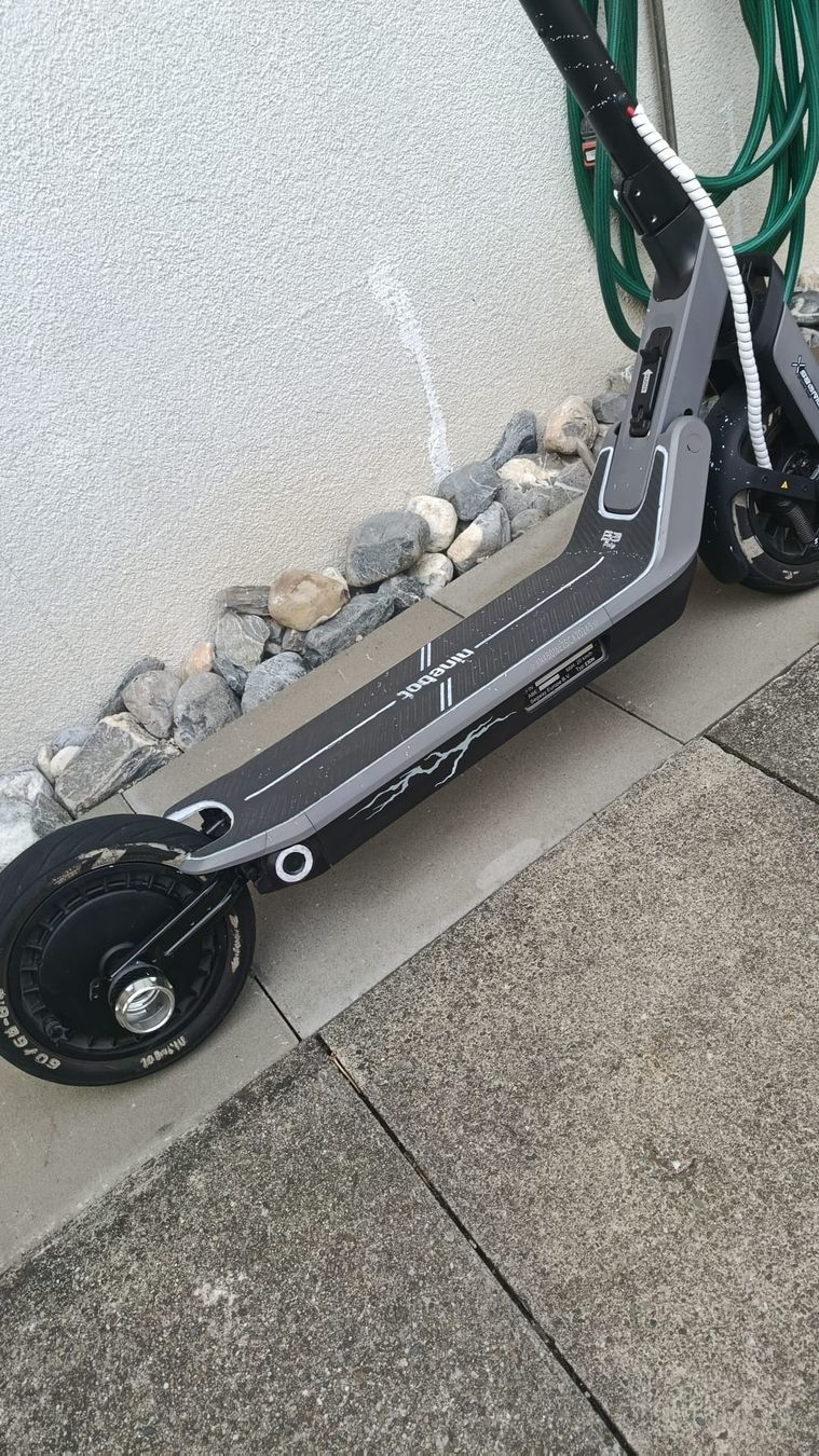 Veicoli elettrici: Segwey Ninebot E3 pro – Usato da Oberriet SG venduto da Allanhurst 2