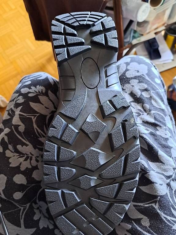 Scarpe da uomo: Soulier homme – Usato da La Chaux-de-Fonds venduto da atipik 3