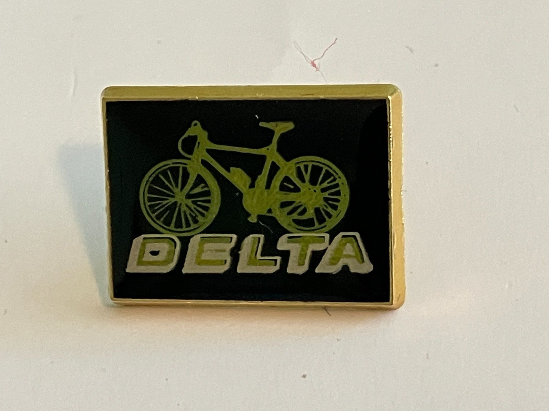Placchette & Badge: 1 Pin Delta Bike – Usato da Basel venduto da djwwpp