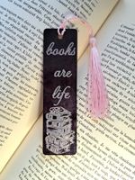 Marque-page métal "Books Are Life", fait main, violet/rose
