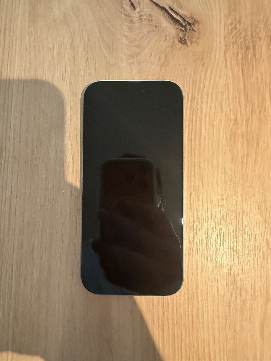 Apple Portables: Iphone 16 pro 256gb  – D'occasion à Emmenbrücke par Kekkiii 1
