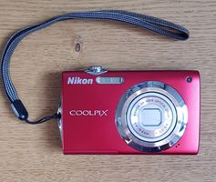 Nikon Coolpix S3000 Digitalkamera Rot mit OVP & Zubehör