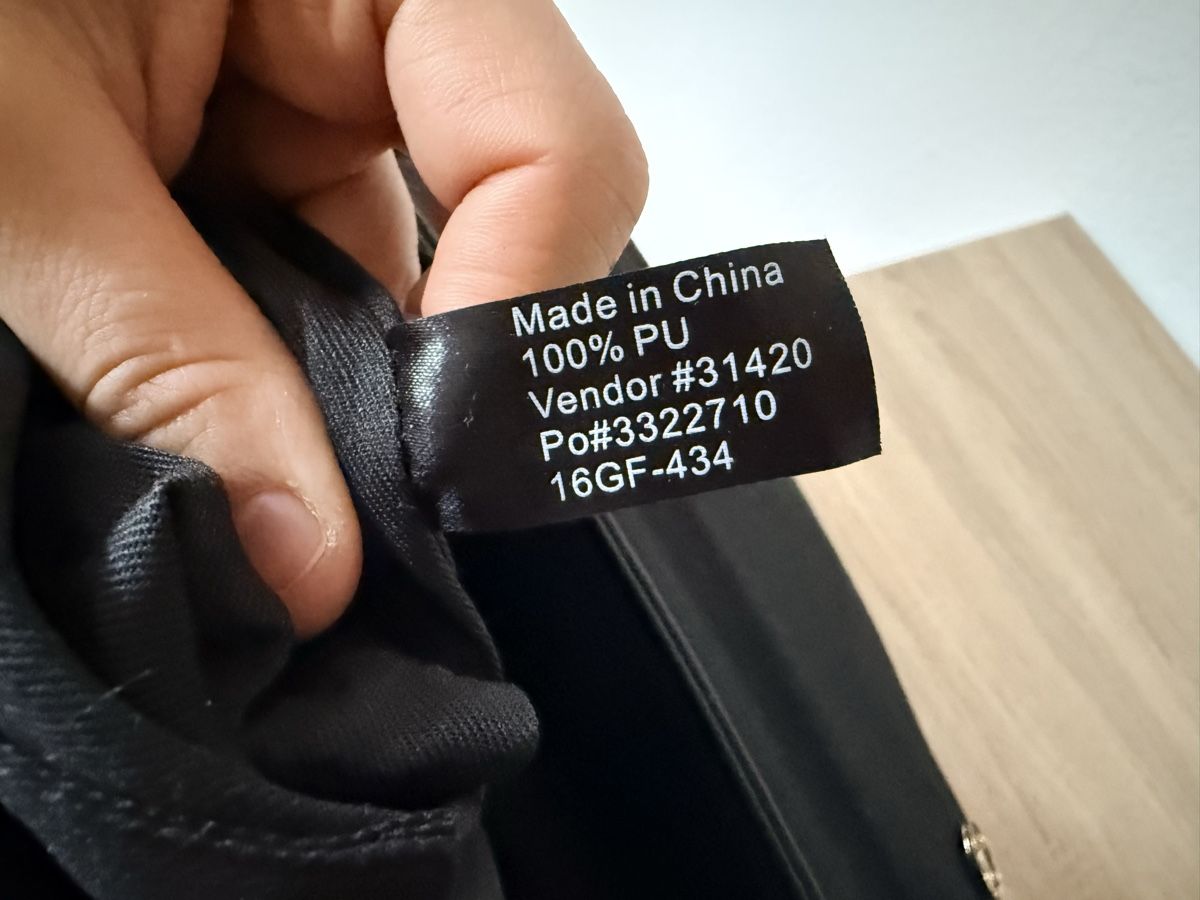Taschen für Damen: Handtasche schwarz GUESS – Neu (gemäss Beschreibung) aus Rorschacherberg von pol_2pw7 4