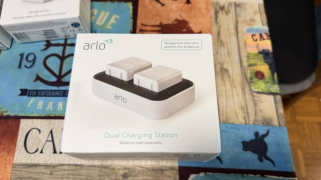 Caricabatterie: Chargeur et 2 accu Arlo – Nuovo e nell'imballaggio originale da Le lignon venduto da kiwi752