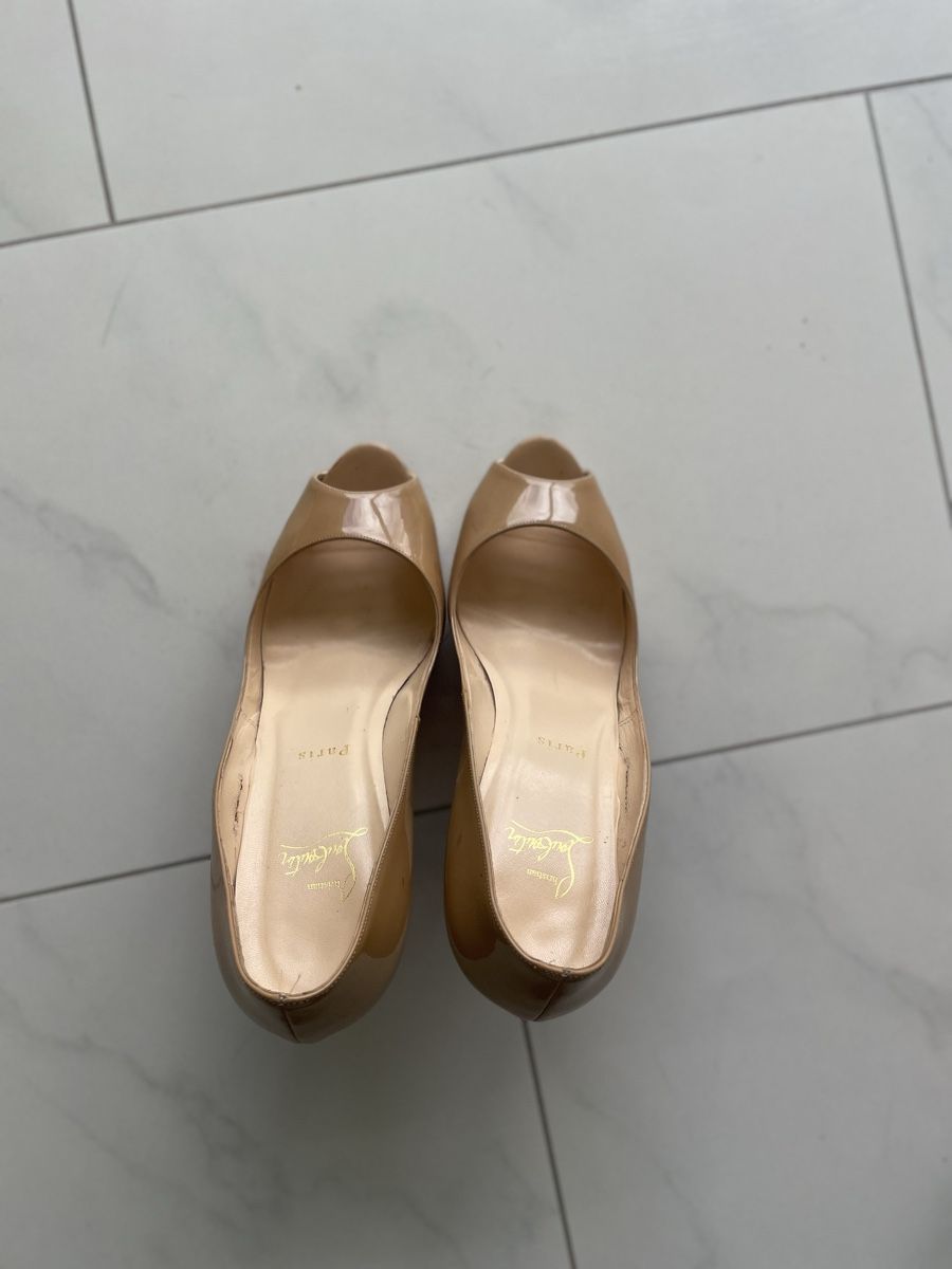 Christian Louboutin Scarpe da donna: Louboutin Gr.41 Modell very prive – Usato da Au ZH venduto da Daiga 1