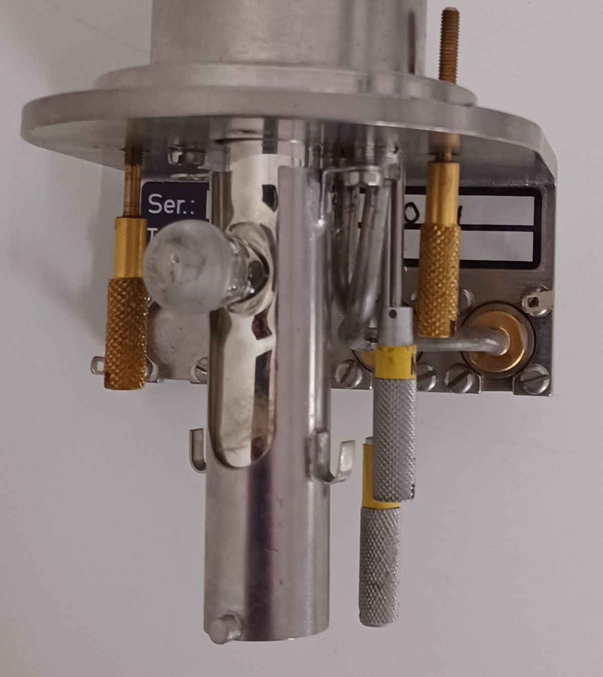 Accessori da laboratorio: Bruker NMR Probe 500 SB – Usato da Niederdorf venduto da LeptonAG_Labor 3