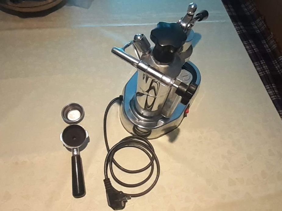La Pavoni Machines à café & Machines à expresso: Espressomaschine La Pavoni Europiccola Chrom – D'occasion à Zürich par JoRuTu 5