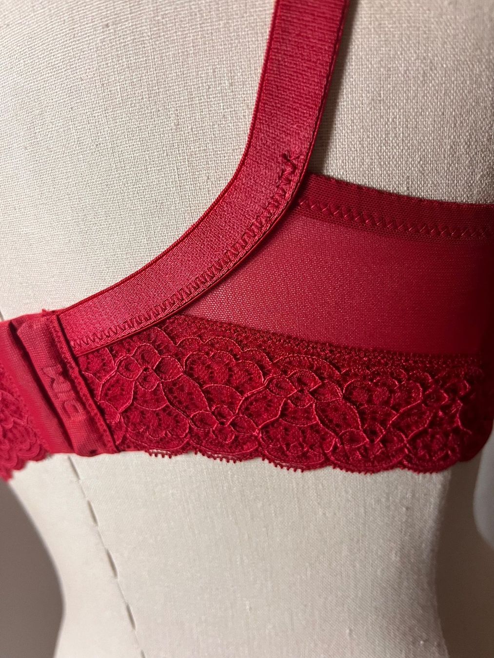 Dim Altra biancheria intima: DIM, Schalen-BH SUMBLIM, Grösse 80D, Farbe Rot – Nuovo e nell'imballaggio originale da Rudolfstetten venduto da gst_g7xl 6