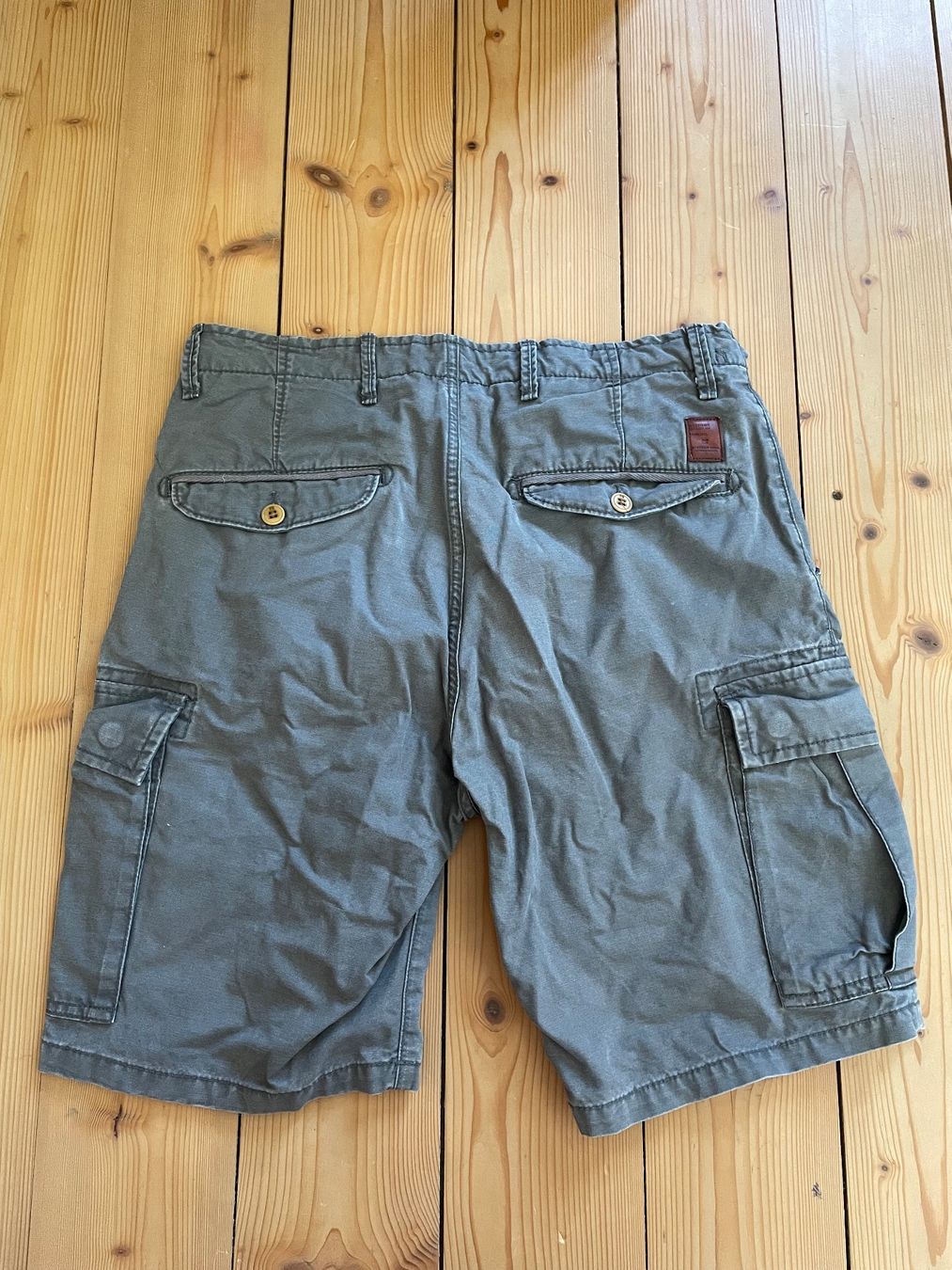 Pantaloni: Cargo Shorts – Usato da Winterthur venduto da lynn.n7 1
