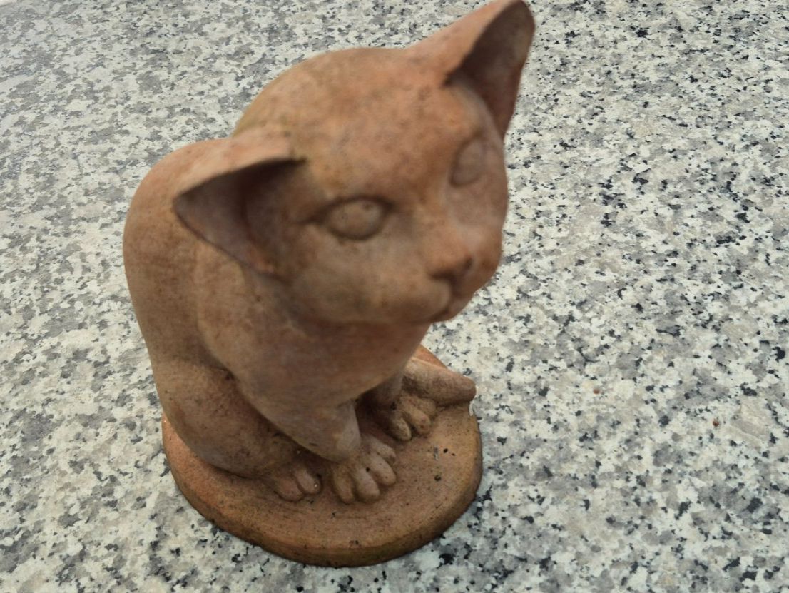 Figurines: Katze sitzend – D'occasion à Eggersriet par Fredb 3