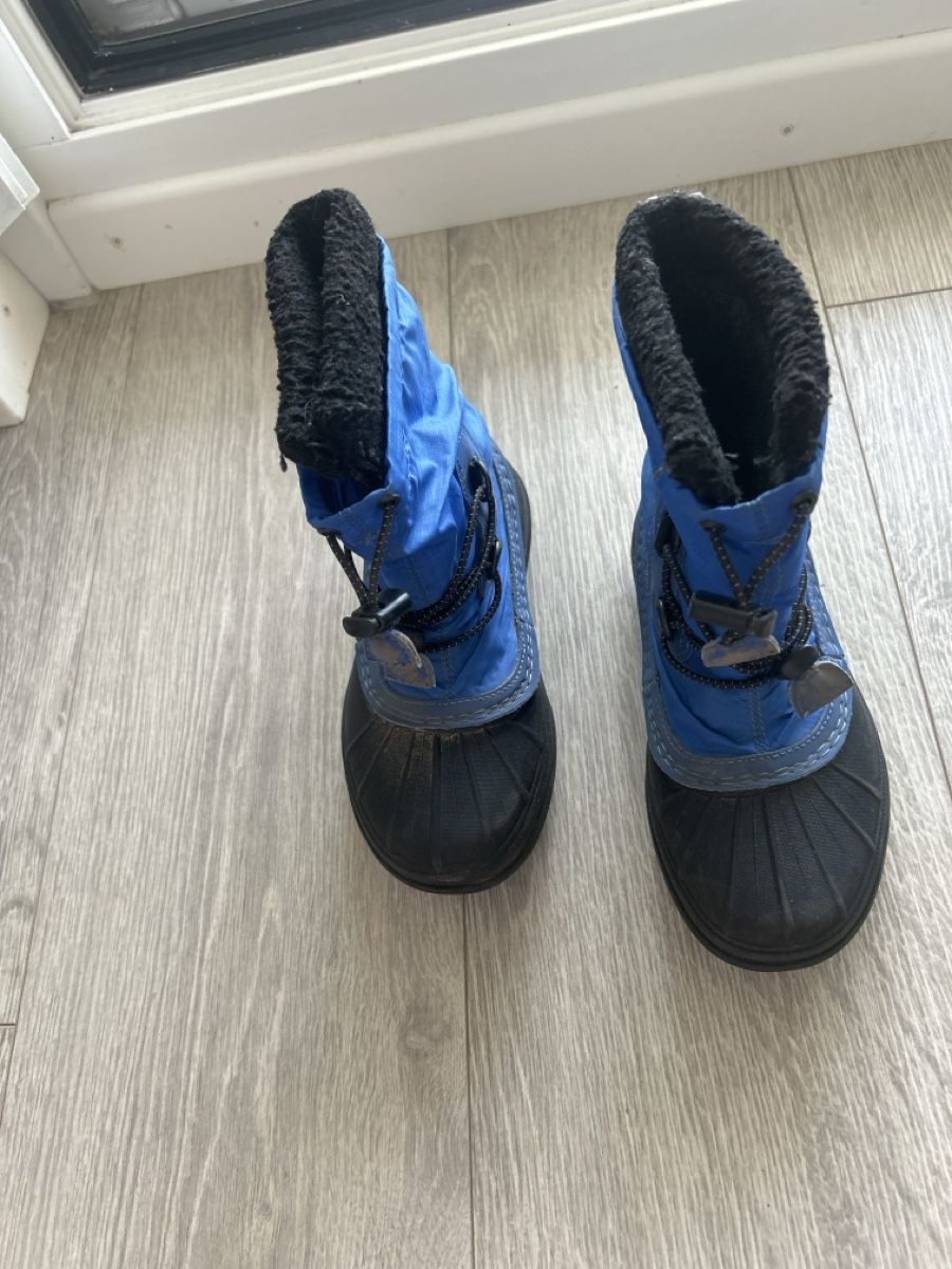 Scarpe per ragazzi: Winter boots Helly Hansen blue size 30 used – Usato da Zürich venduto da ThePicker