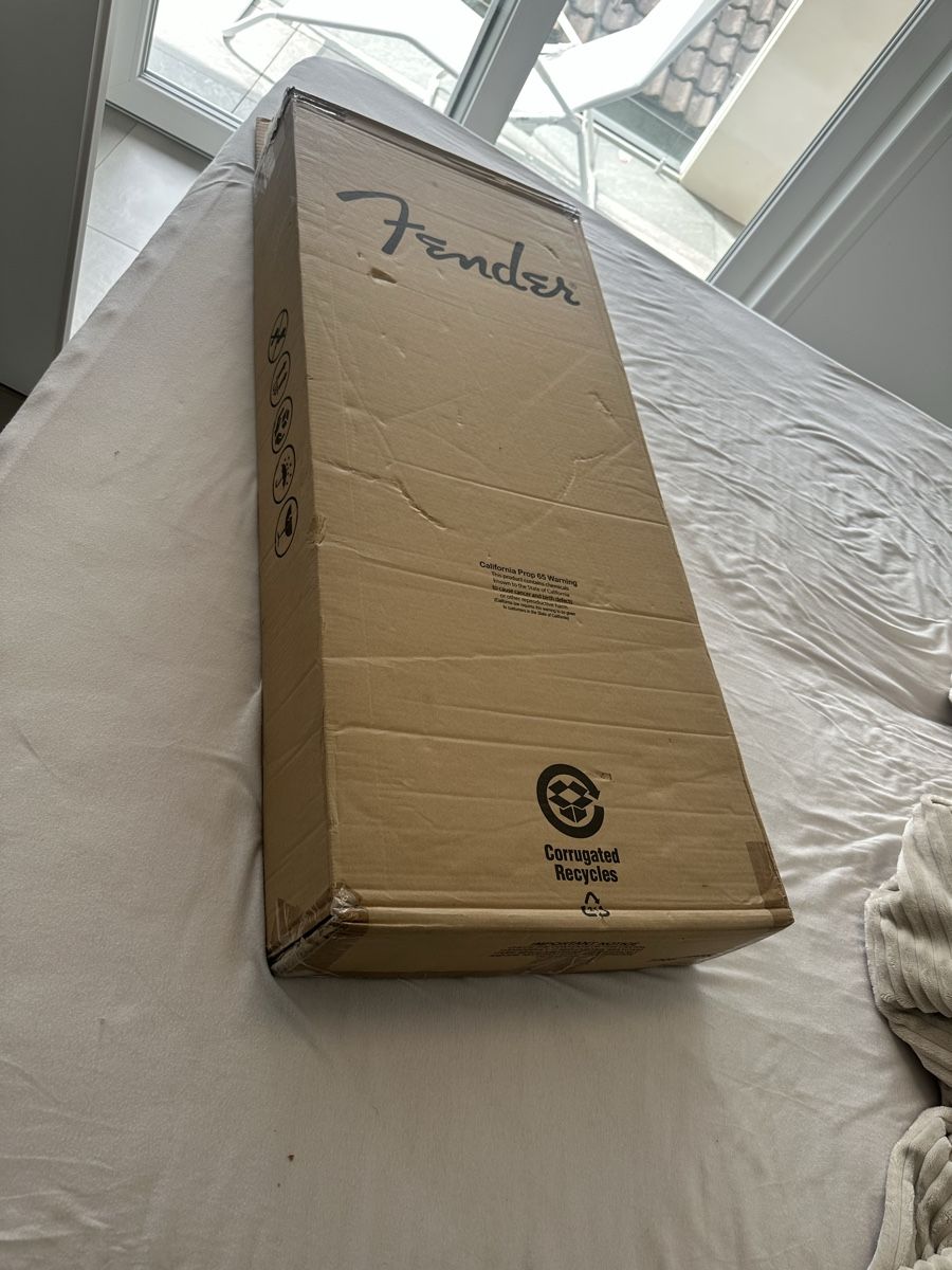 Fender Musikinstrumente: Fender Tiger Eye guitar – Neu und originalverpackt aus Camorino von cla_lm6w 4
